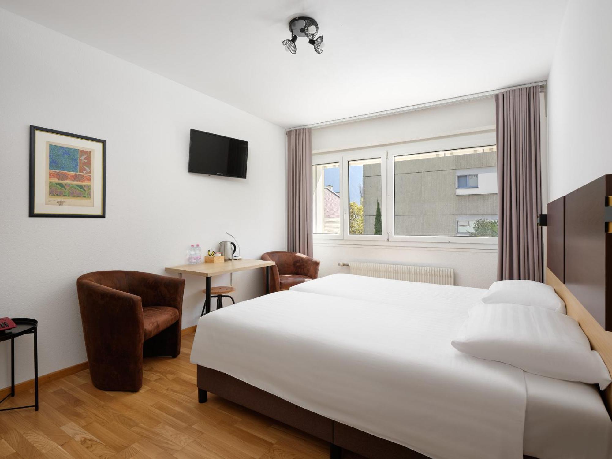 Bon Port Hotel